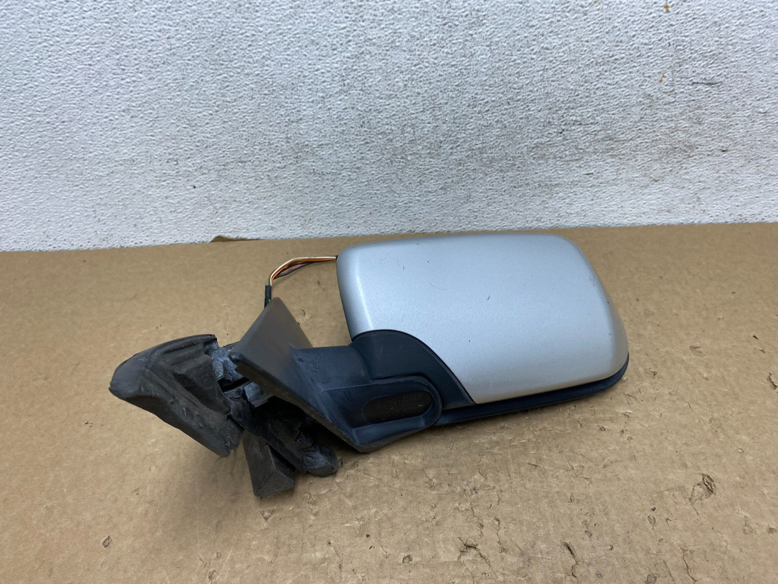 2001 to 2006 BMW 325i Left Driver LH Side View Door Mirror AF7990 DW3
