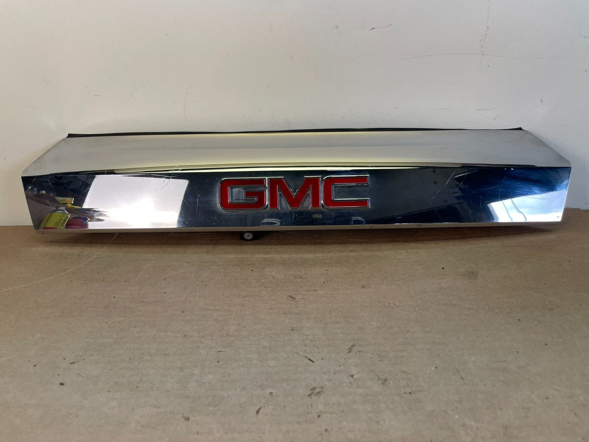 2011-2015 GMC Terrain Tailgate Liftgate Chrome Finish Molding Camera AG0904 DG0