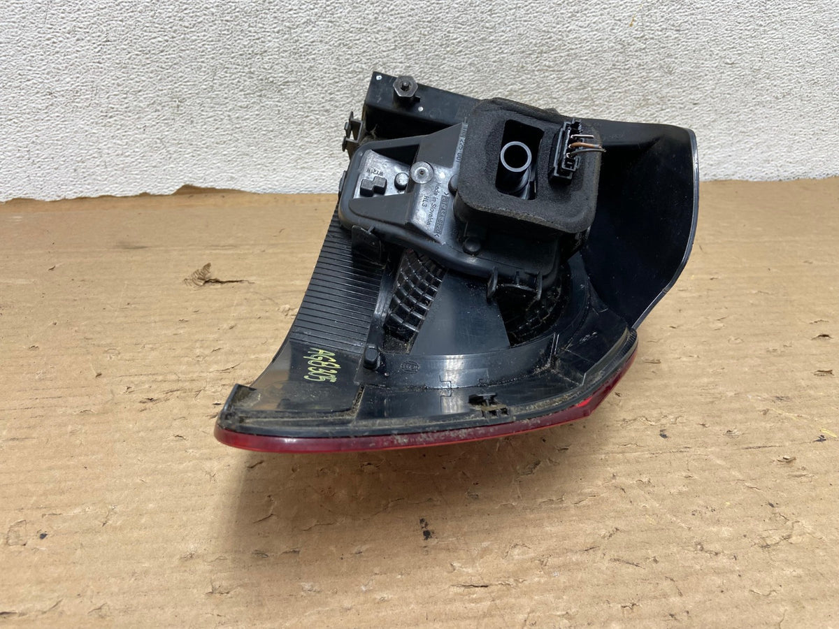 2010 to 2014 Volkswagen Golf & GTI Hatchback Left Side Tail Light AG8305 LK5