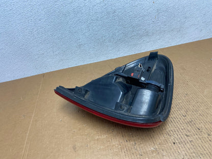 2004 - 2007 Dodge Grand Caravan Right Passenger Side Tail Light AE0316 LK4