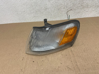 1993 to 1997 Toyota Corolla Left Driver LH Corner Marker Turn Signal AE5056 DW0