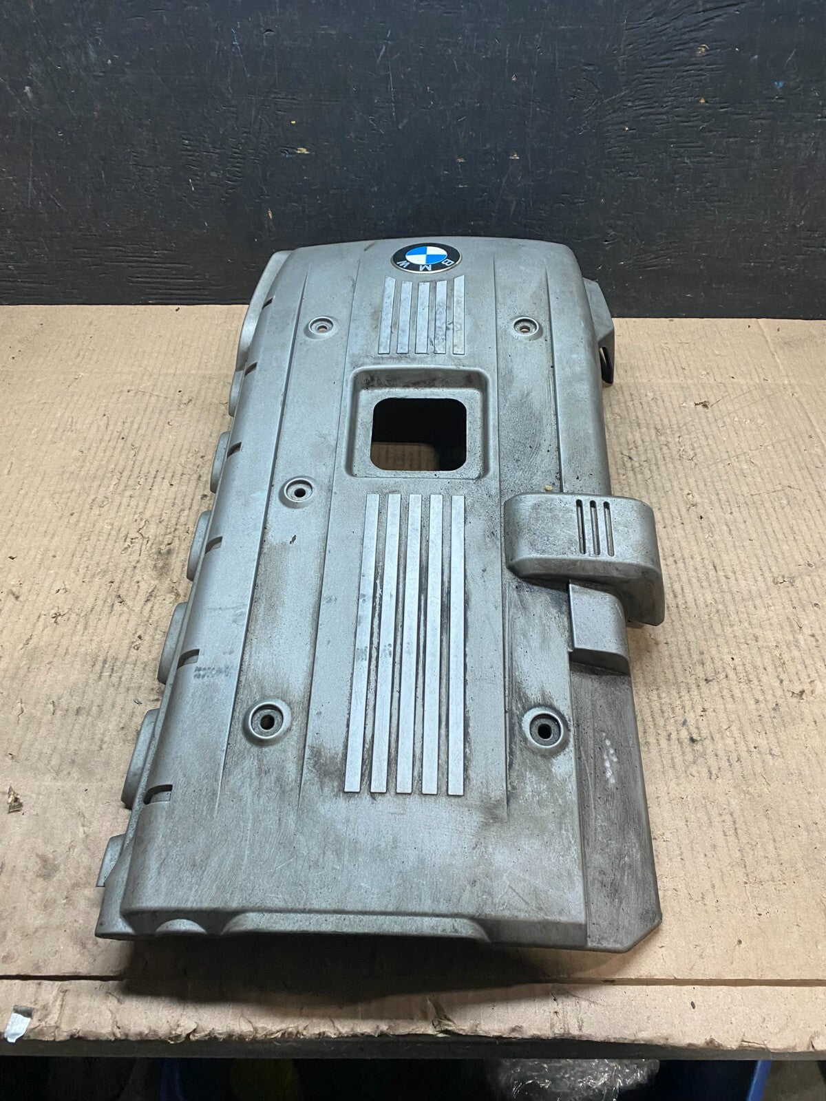 2007 to 2011 BMW 530i Plastic Engine Cover Shield J7264 OEM DG3