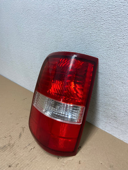 2004 to 2008 Ford F150 F-150 Left Driver LH Side Tail Light AE7333 LK1