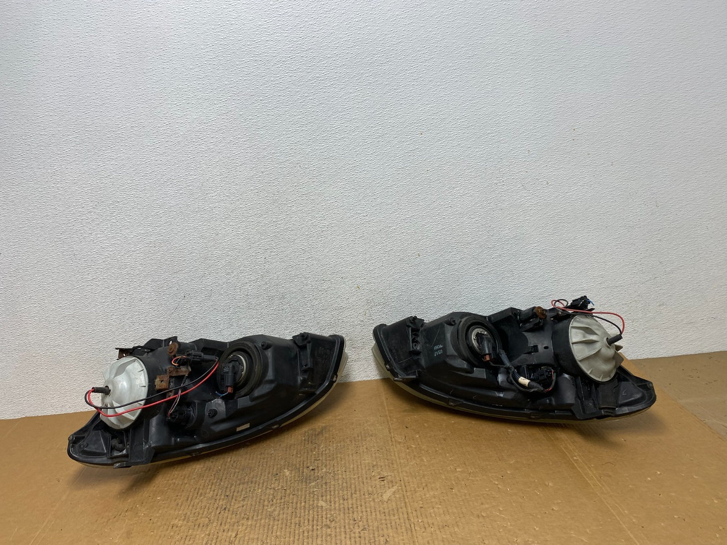 2002 to 2004 Nissan Altima Left+Right Side Set Halogen Headlights AE1613 DW9
