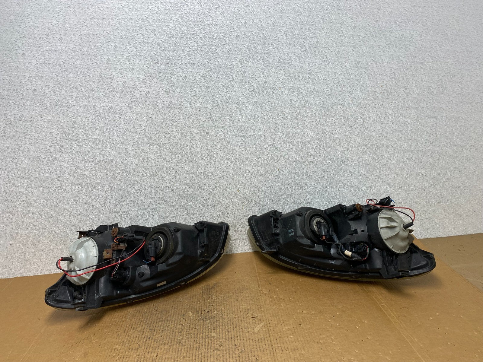 2002 to 2004 Nissan Altima Left+Right Side Set Halogen Headlights AE1613 DW9