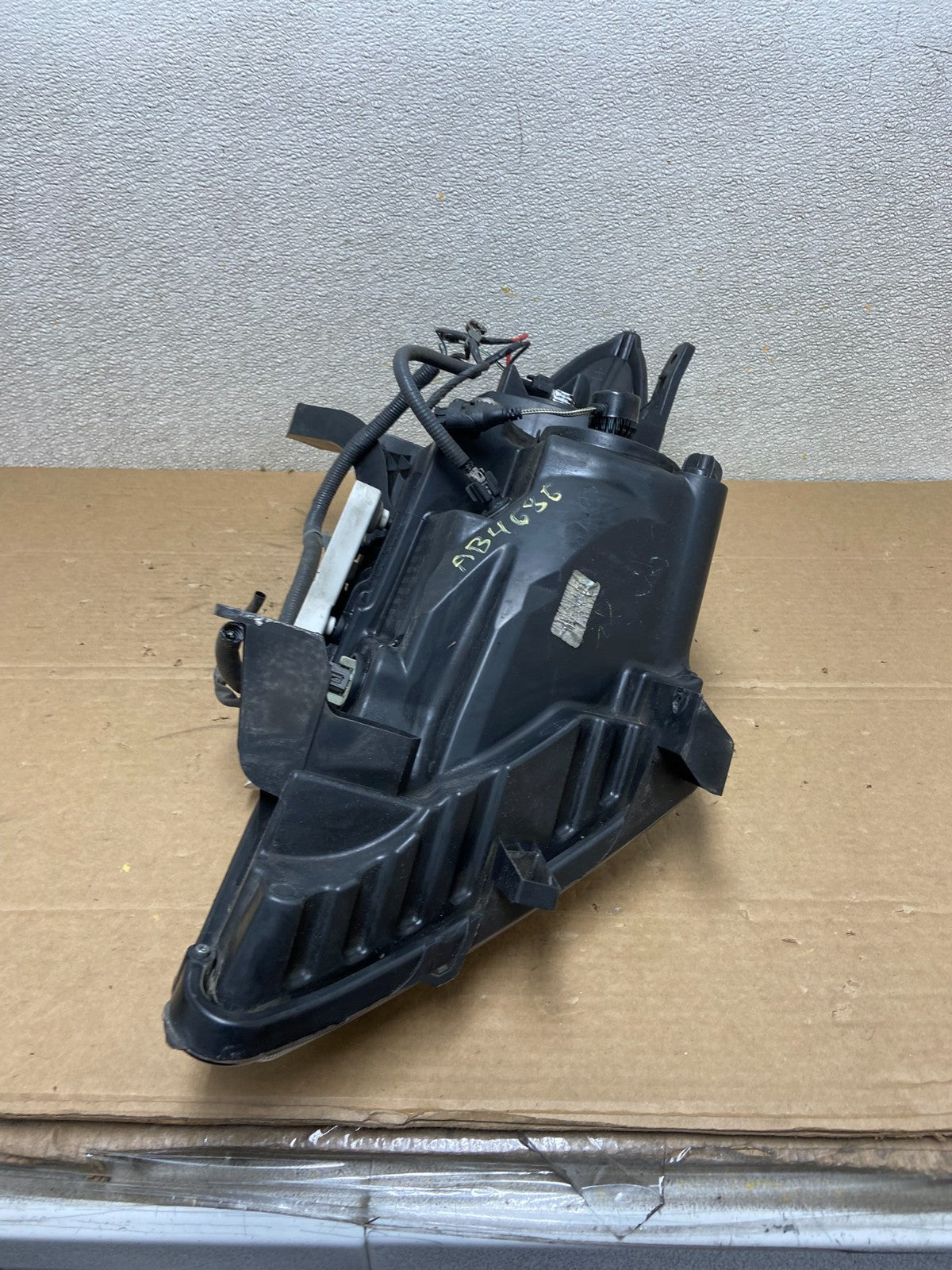 2013 to 2016 Nissan Pathfinder Left Driver LH Side Headlight Halogen OEM AB46866