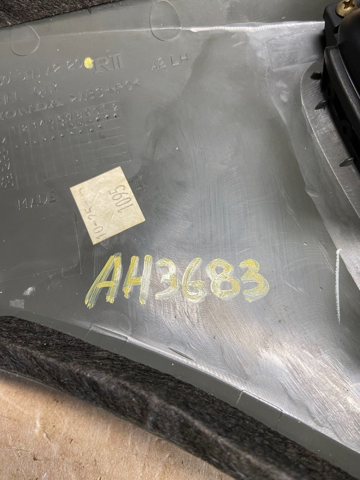2005 to 2010 Honda Odyssey Radio Climate Control Dash Trim Bezel AH3683 DG5