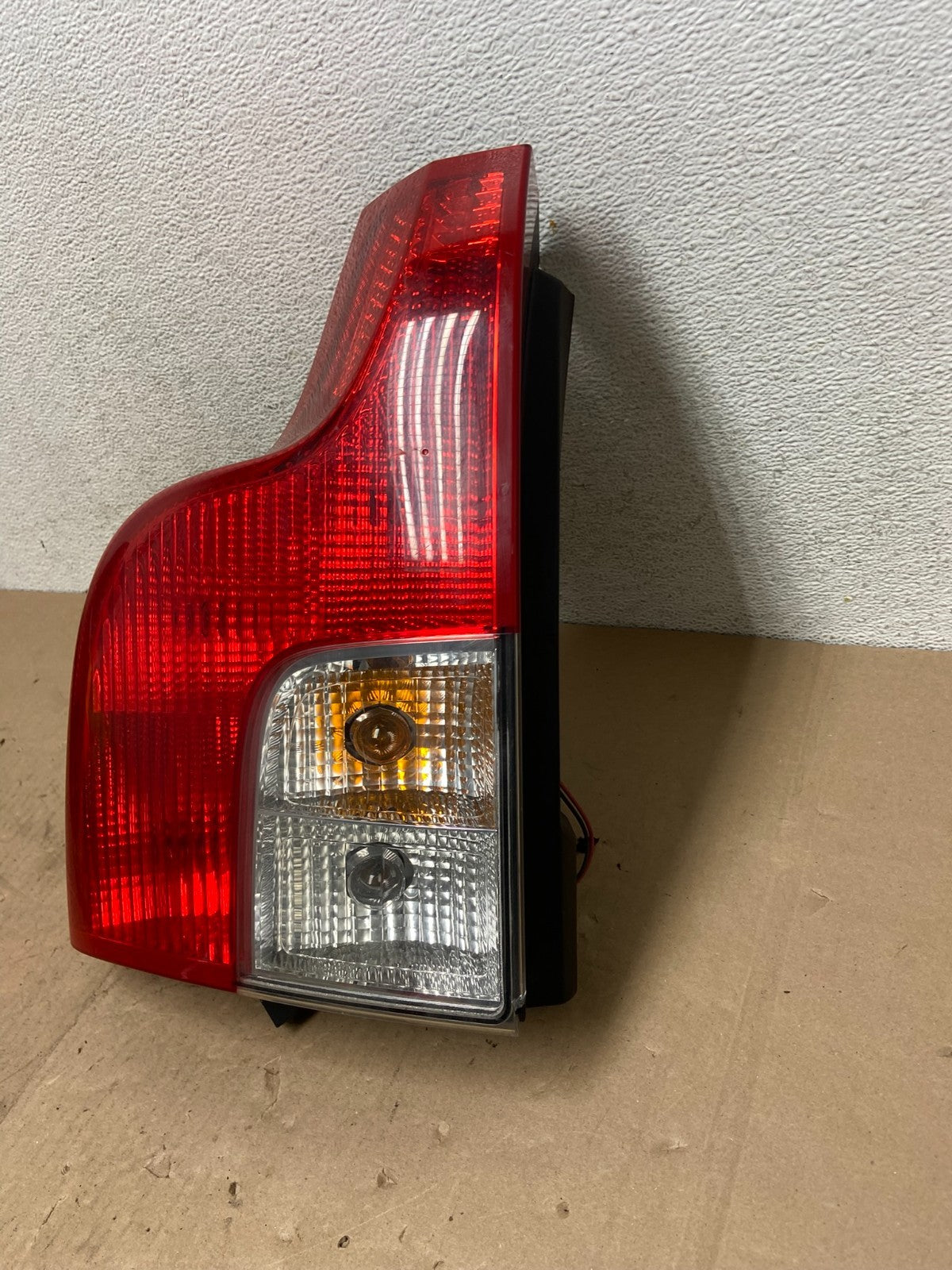 2007 to 2012 Volvo XC90 Left Driver Lh Side Lower Tail Light AG4726 GD1