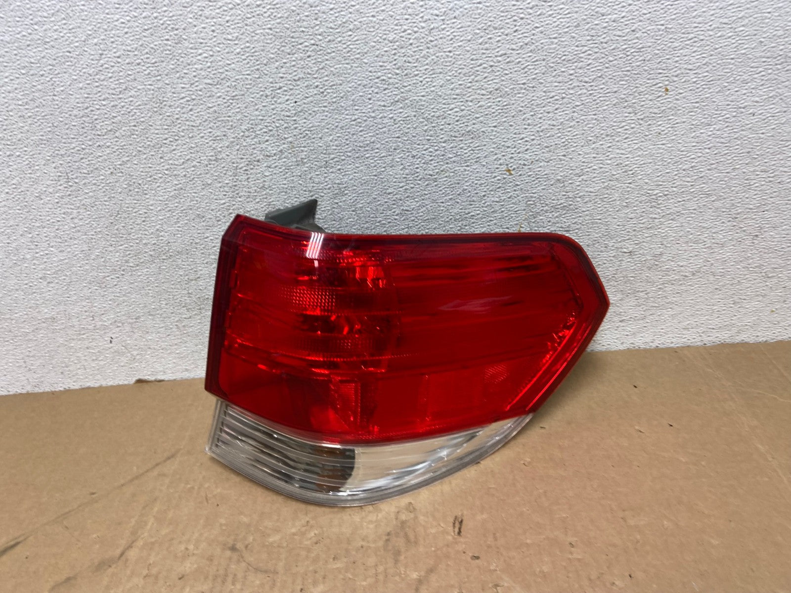 2008 2009 2010 Honda Odyssey Right Passenger Side Tail Light AG0538 LK0