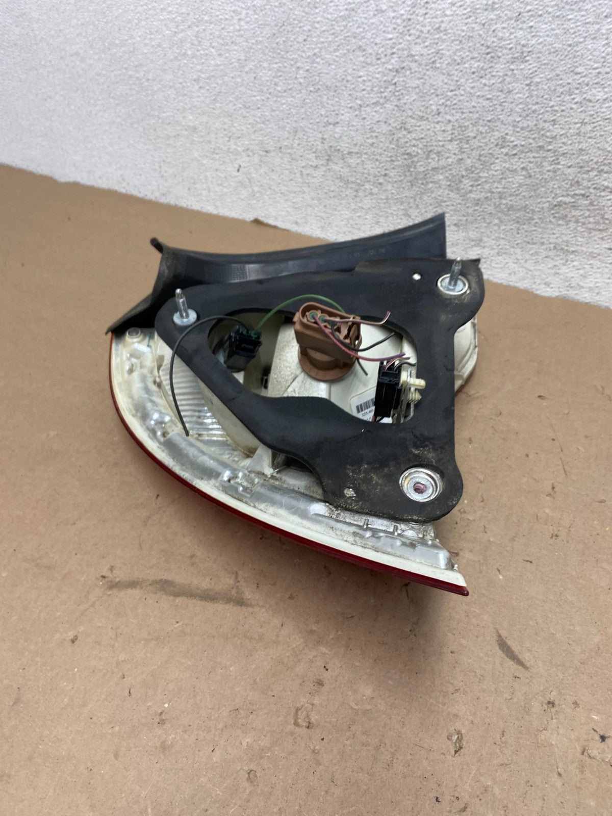 2010 2011 2012 Ford Fusion Right Passenger Side Tail Light AG40685