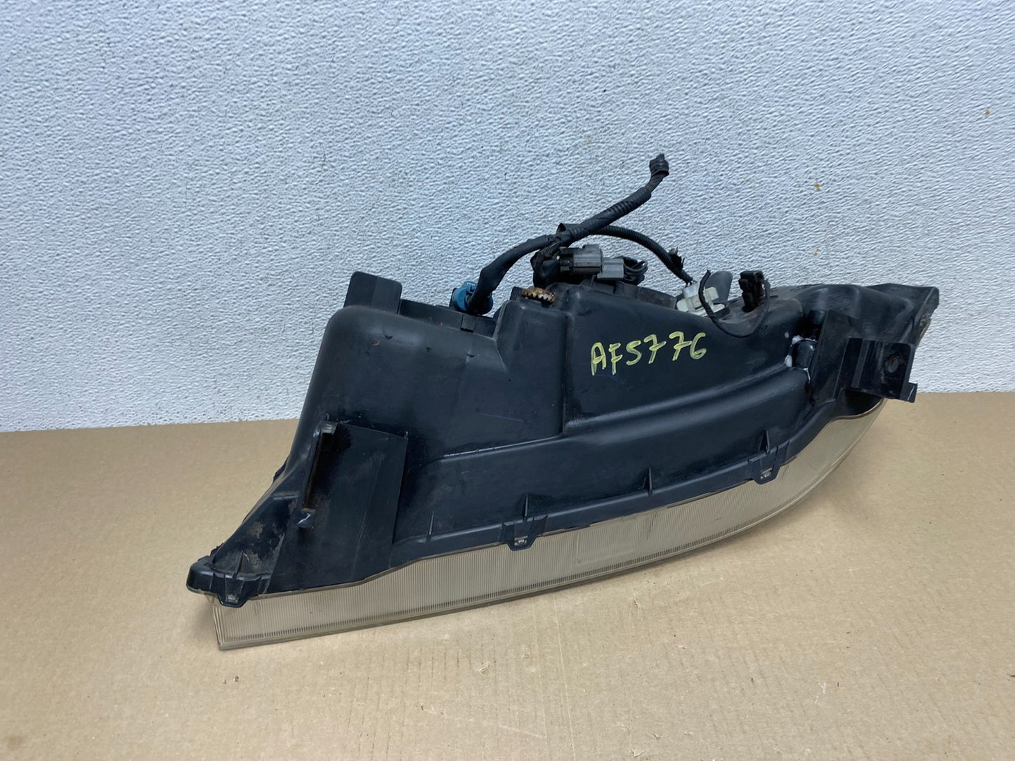 2004 2005 2006 Acura MDX Right Passenger RH Headlight Halogen AF5776 DW7