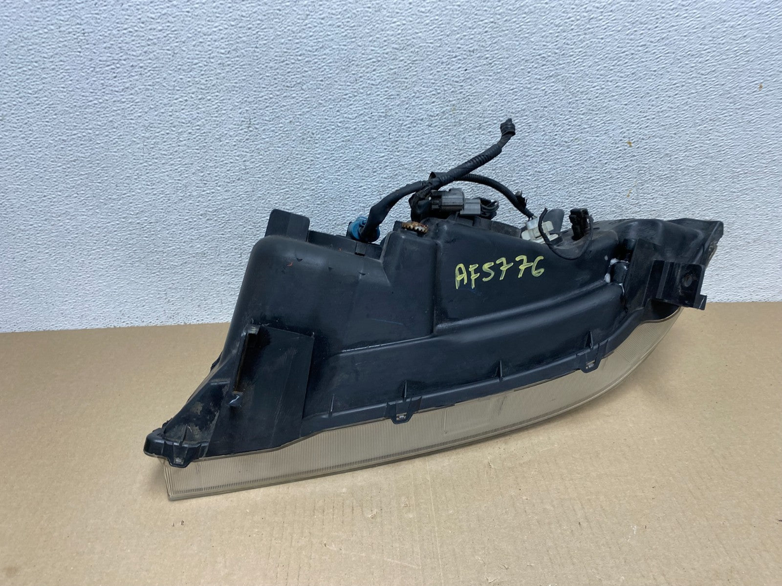 2004 2005 2006 Acura MDX Right Passenger RH Headlight Halogen AF5776 DW7
