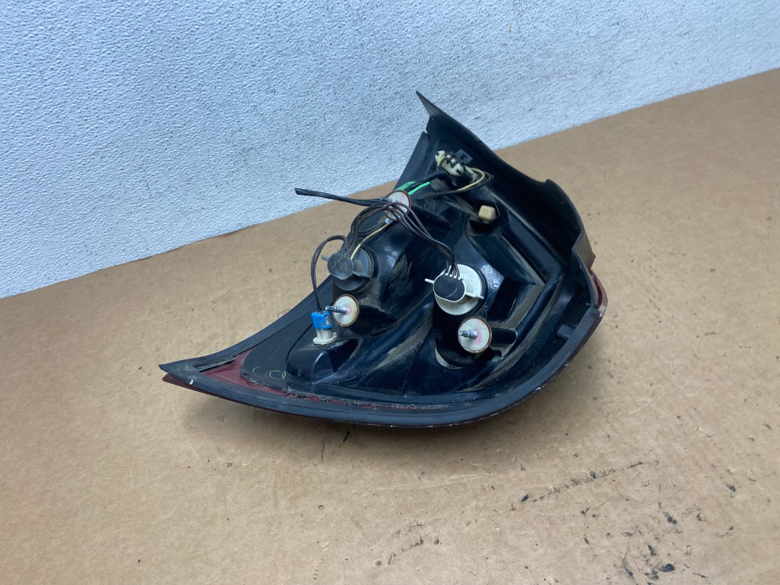 2004 to 2008 Pontiac Grand Prix Left Driver LH Side Tail Light AD4793 LK7