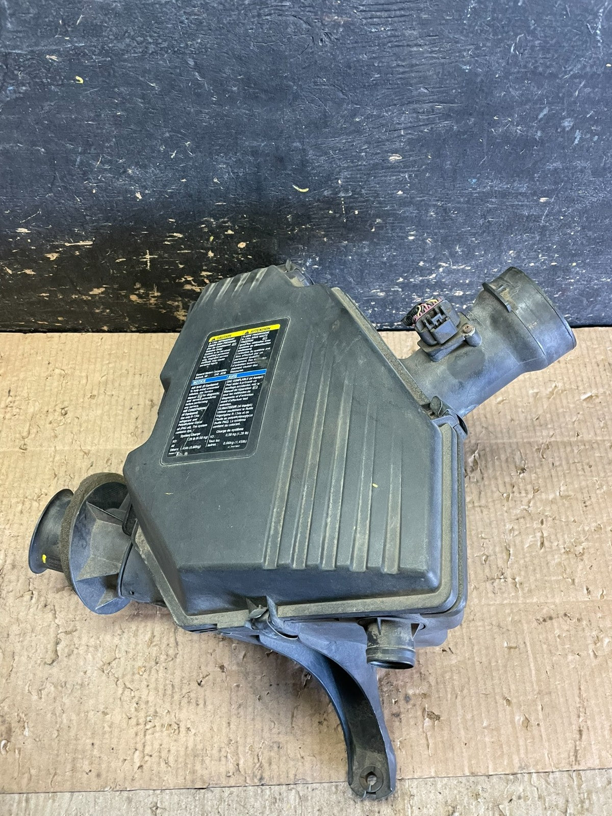 2007 Hummer H3 Air Intake Cleaner Filter Housing Box OEM Y6364 DG4