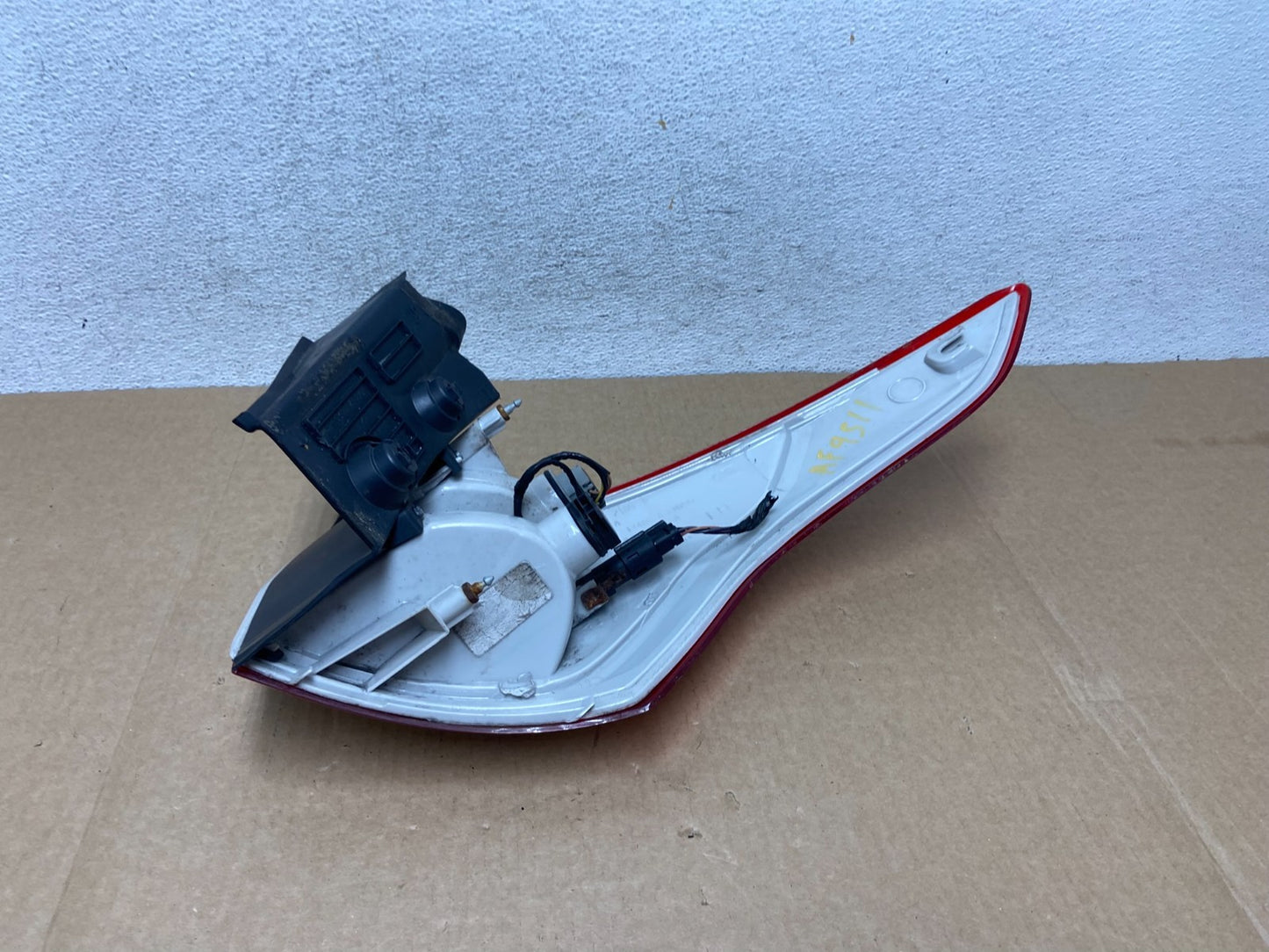 2013 to 2016 Ford Escape Left Driver LH Side Tail Light AF9511 DW6