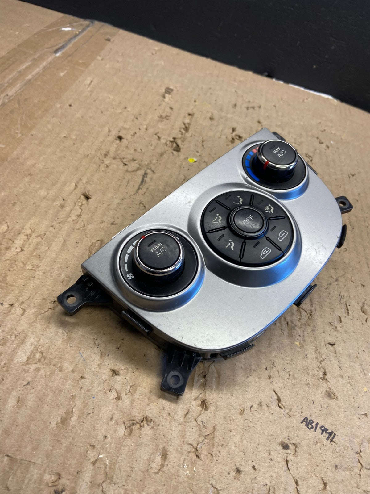 2010 2011 2012 Hyundai Santa Fe Automatic Climate AC Heater Control OE AB5712 DG2