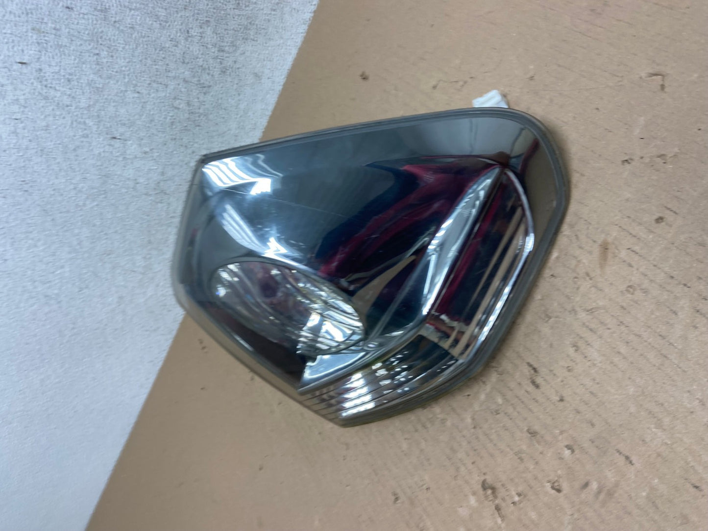 2004 to 2009 Lexus Rx350 RX330 Right Passenger Tail Light AE7312 LK1