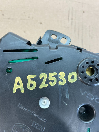 2014 - 2017 Fiat 500L Dash Instrument Cluster Speedometer AG2530 DG10