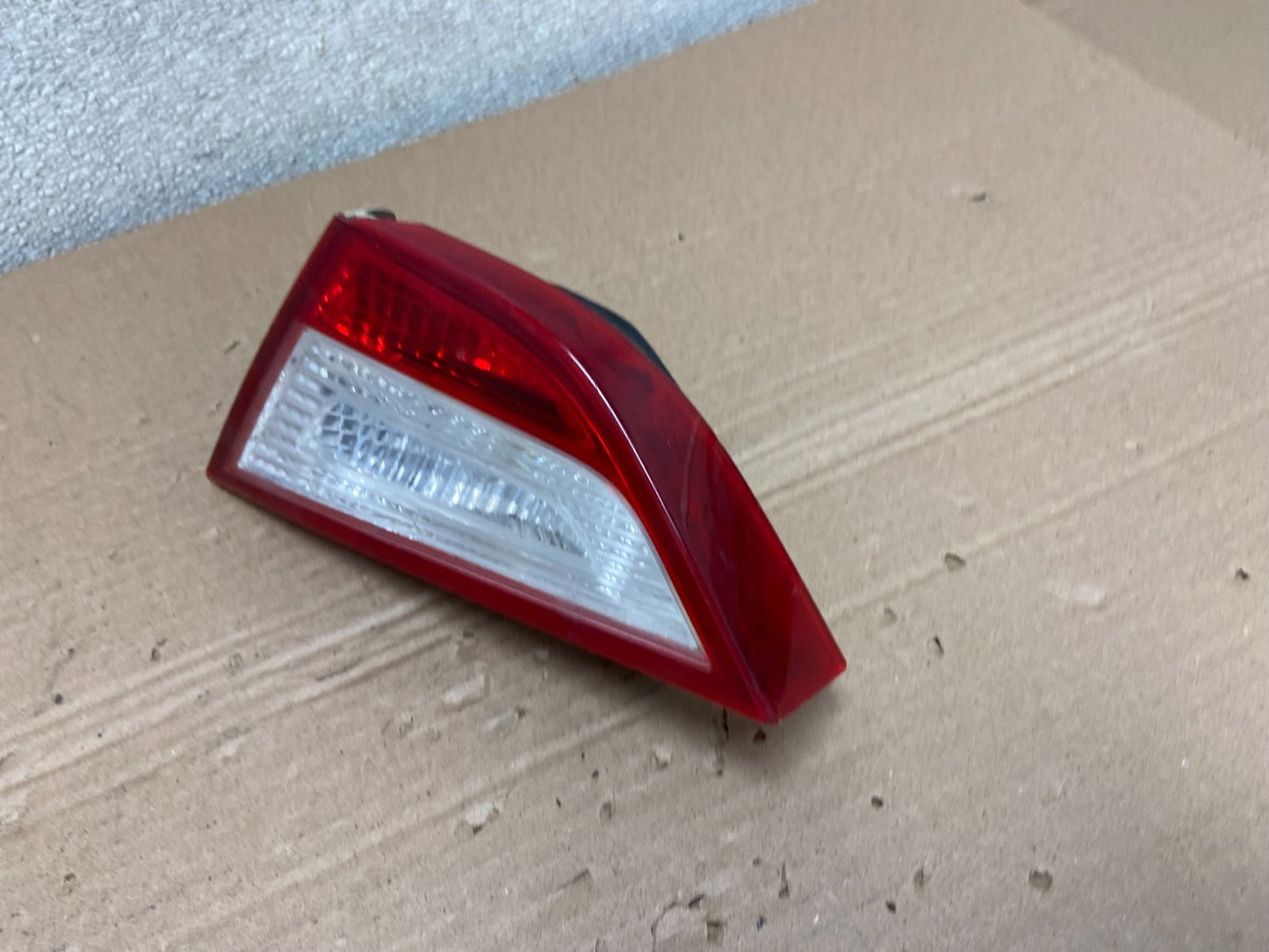 2011 to 2014 Hyundai Sonata Right Passenger Rh Inner Tail Light Oem AB1073 LK1
