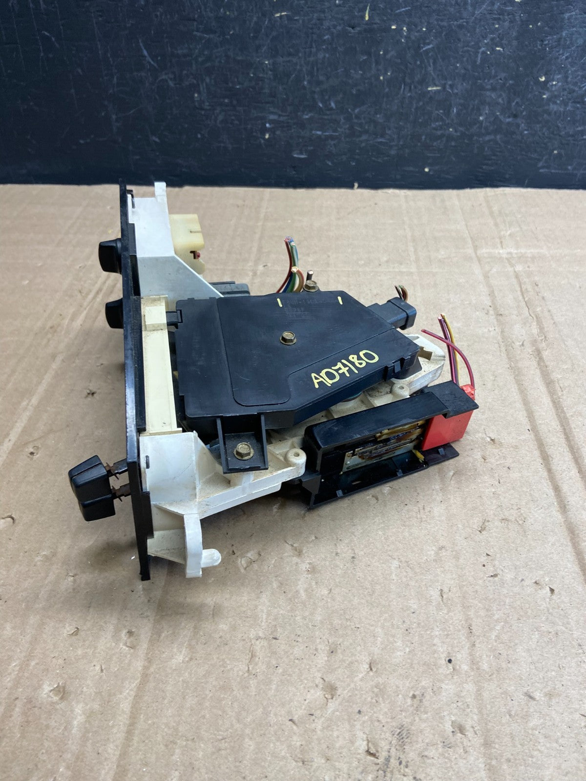 1998 to 2002 Honda Accord Radio CD Player Climate Control Switch AD7180 DG2
