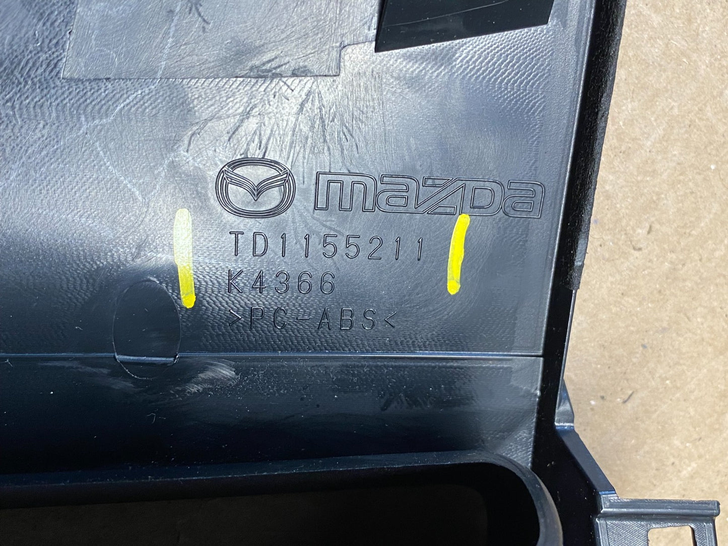 2007 - 2009 Mazda CX-9 Radio Dash Trim Bezel W/Vent AC Climate Control s6660 DG5