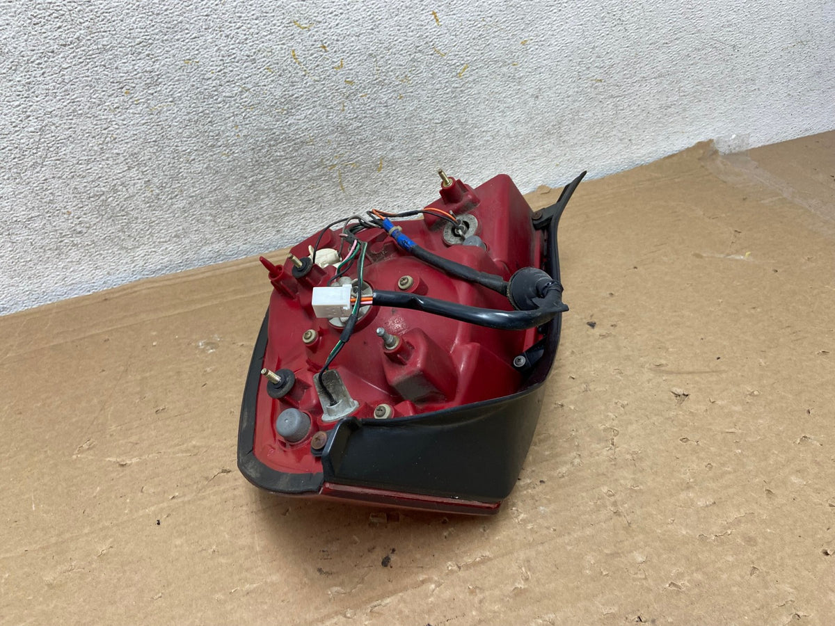 2004 2005 2006 Hyundai Elantra Sedan Left Driver LH Tail Light AH8534 LK4