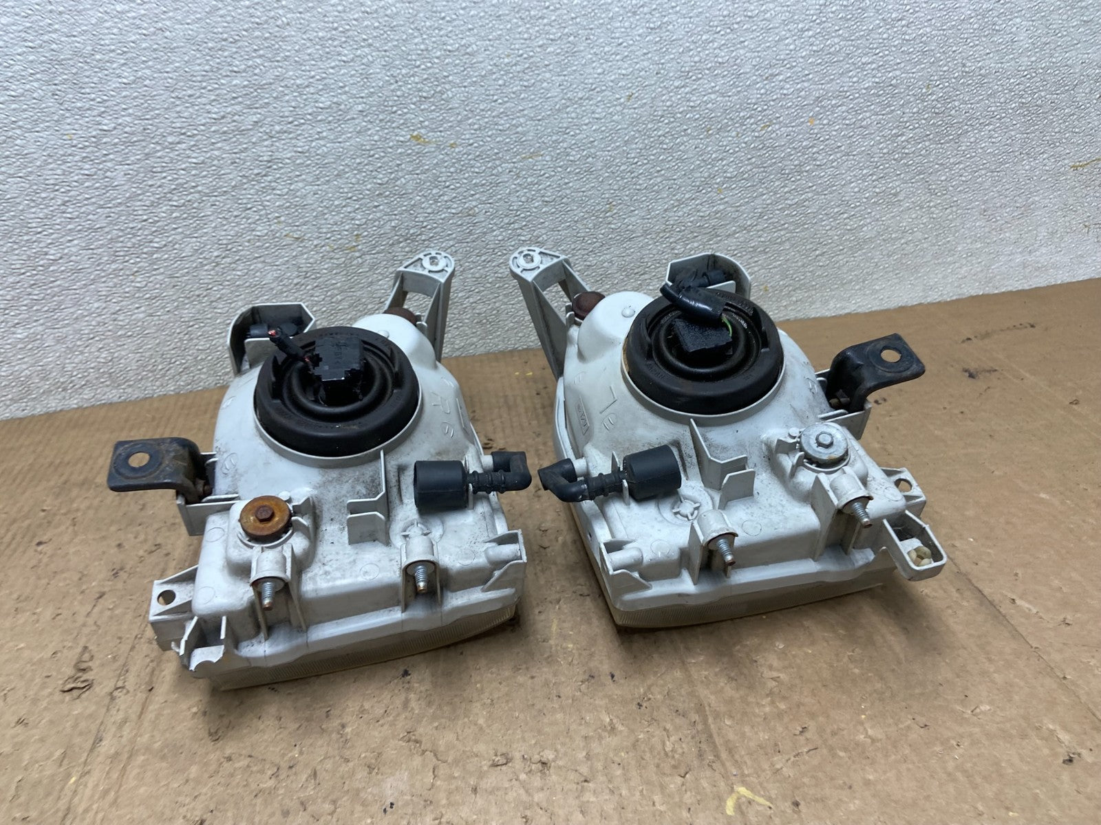 1999-2004 Nissan Pathfinder Left+Right Side Set Halogen Headlights Oem AA7153 DW9