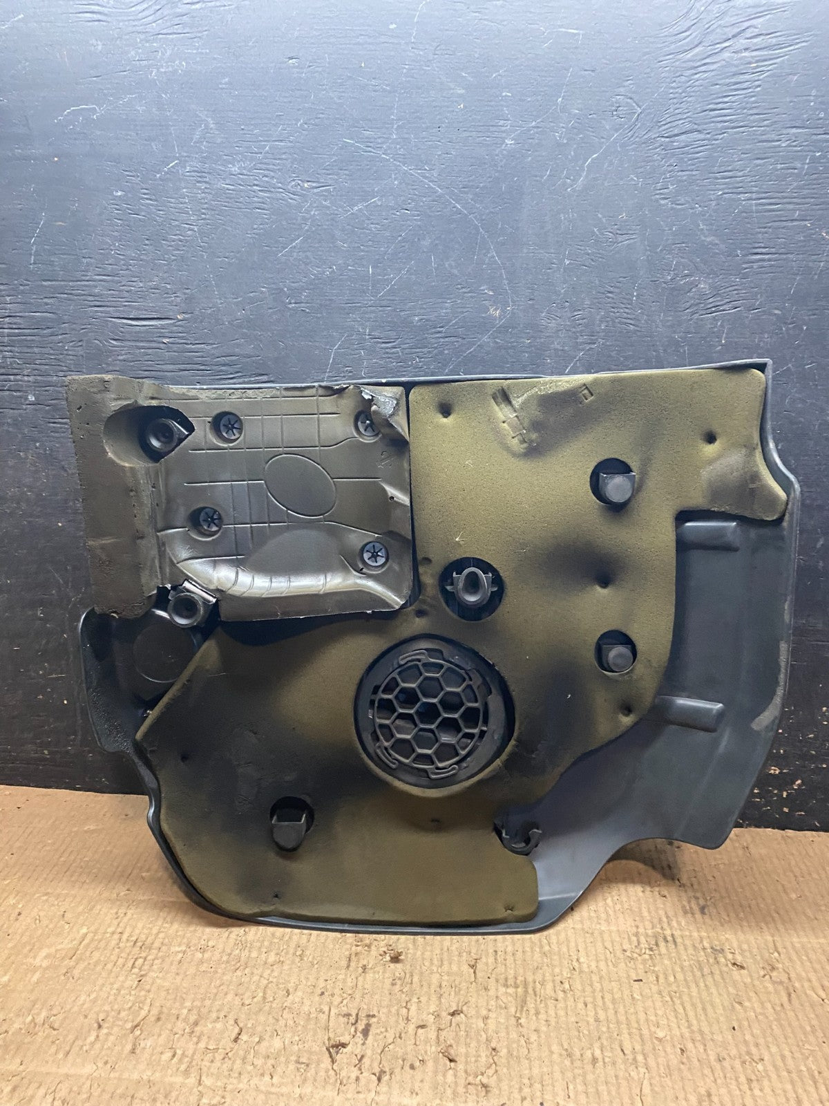 2012 to 2014 Jeep grand Cherokee 3.6L Engine Cover OEM y6667 DG5