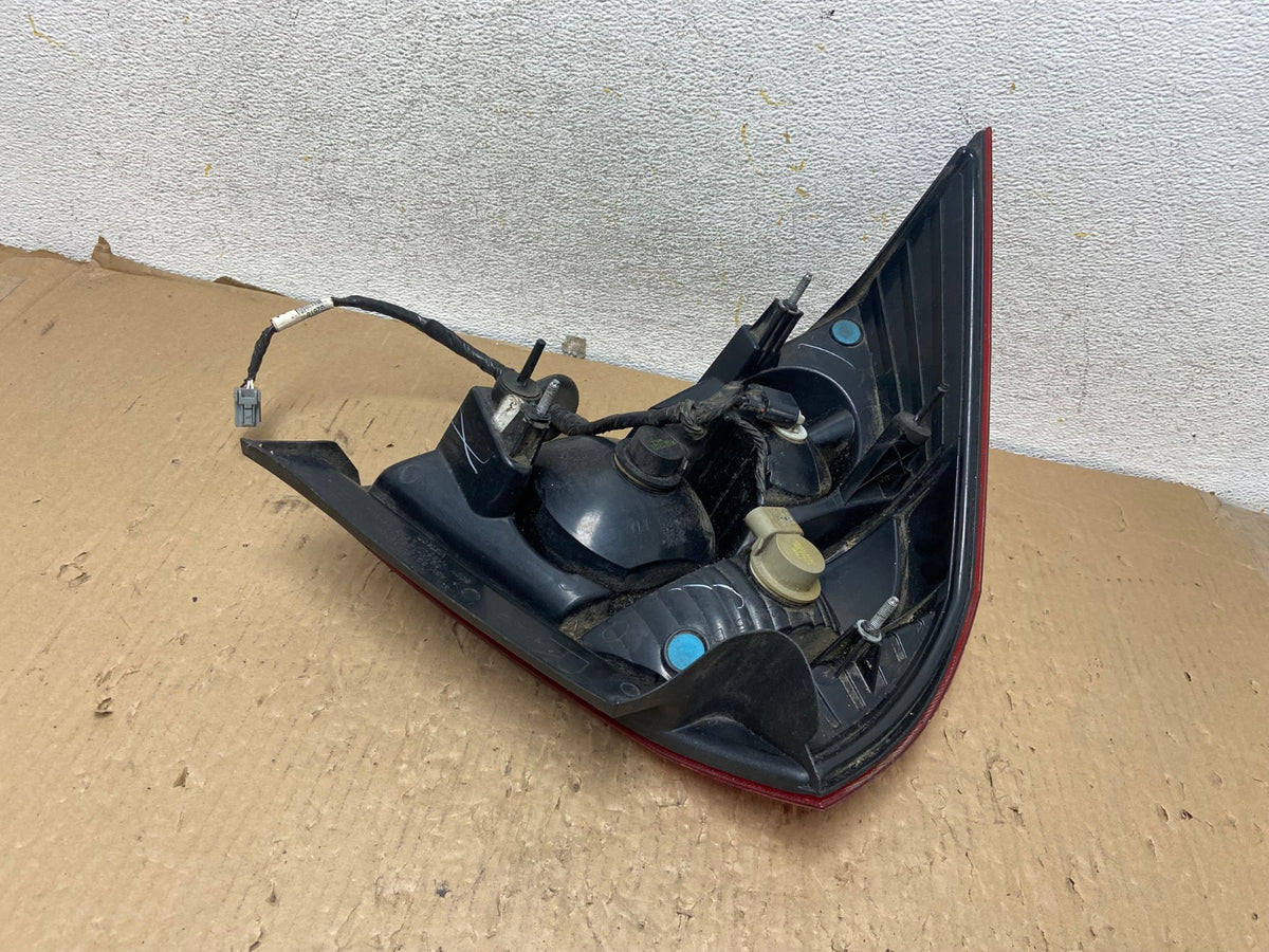 2005 2006 2007 Ford Five Hundred Right Passenger RH Tail Light AH2899 LK4