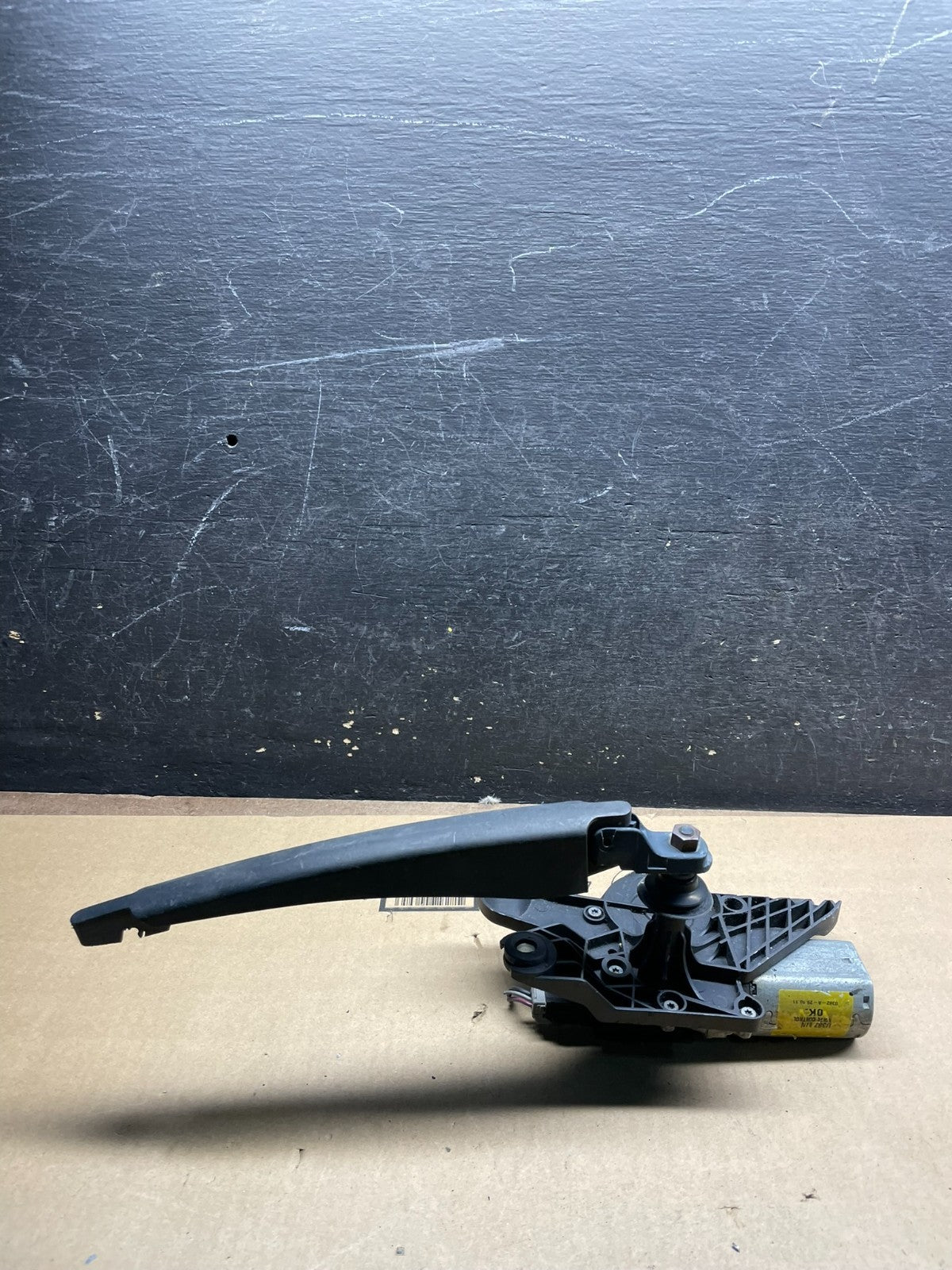 2011 to 2014 Ford Edge Licnoln MKX Rear Windshield Wiper Motor OEM W4128 DG3