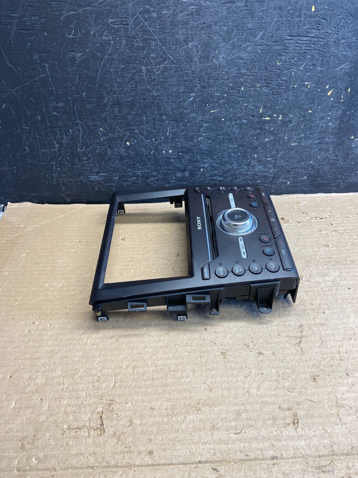 2017 to 2020 Ford Fusion Sony Radio Climate Control A/C Control AH5158 DG1