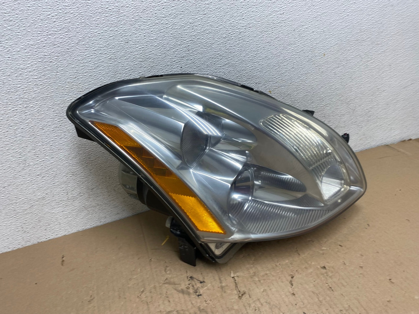 2004 2005 2006 Nissan Maxima Right Passenger Side Headlight Xenon HID AE8800 LK2