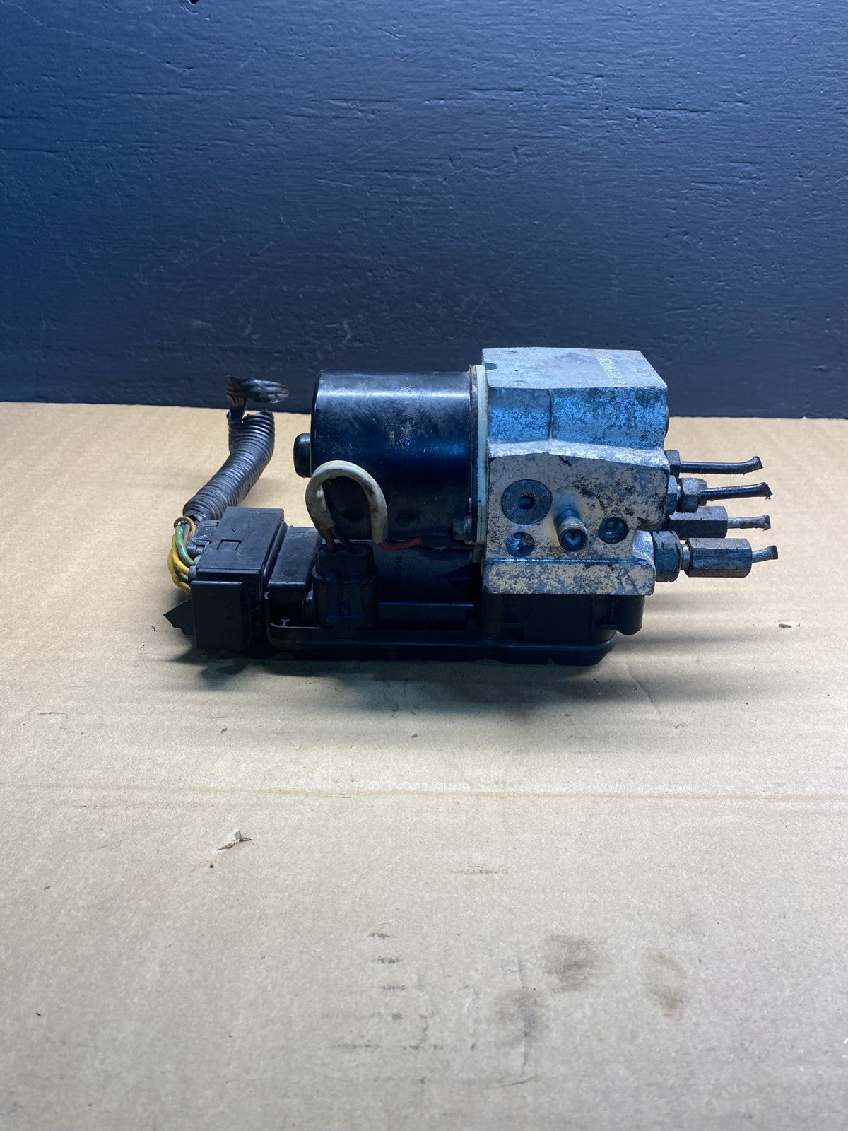 2003 2007 Ford E250 E350 Anti-Lock ABS Antilock Brake Pump ab7370 DG2