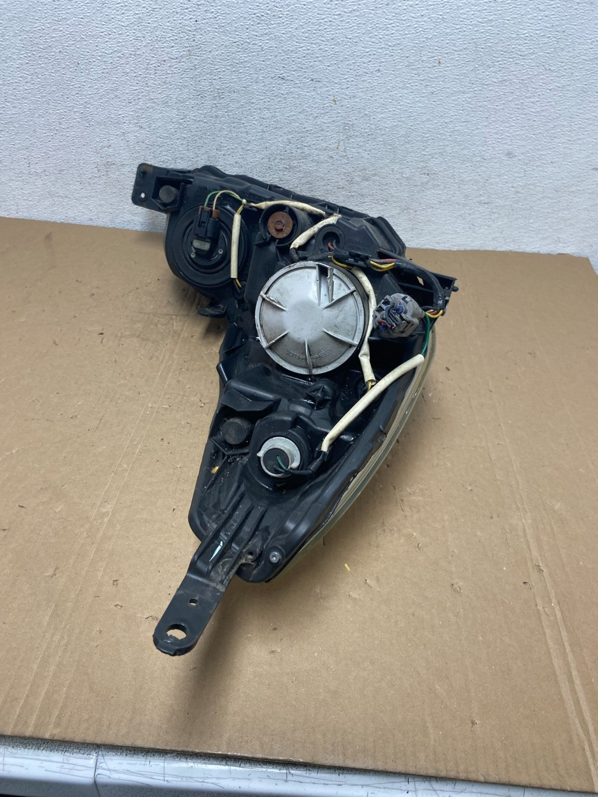 2010 2011 2012 Subaru Legacy Outback Left Driver Halogen Headlight AD7970 DW8