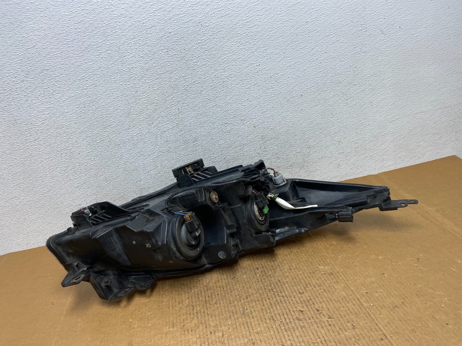 2010 - 2013 Mazda 3 Halogen Left Driver Halogen Headlight AE1239 DW5