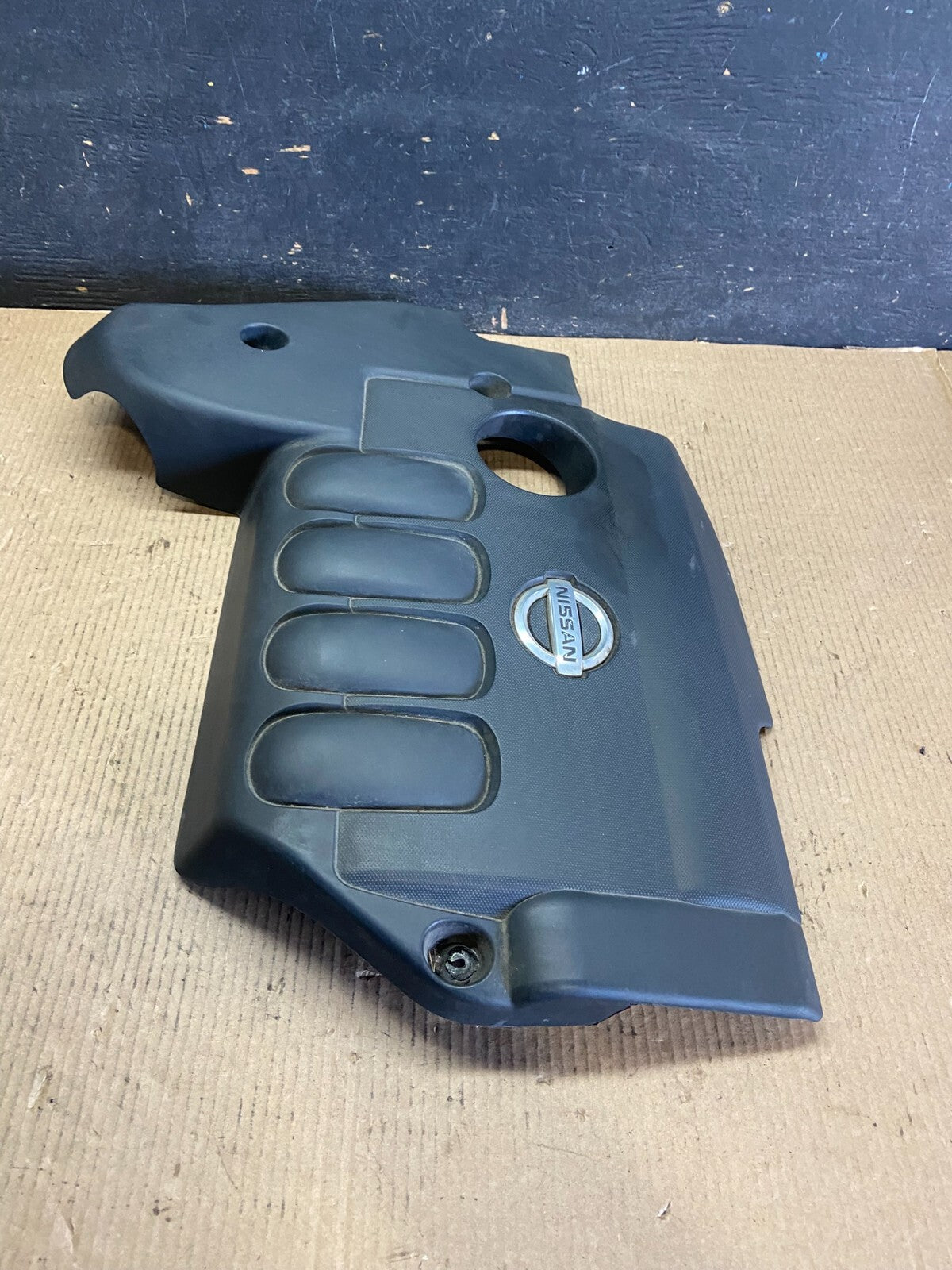 2007 to 2013 Nissan Altima 2.5 L Engine Cover n8311 DG2