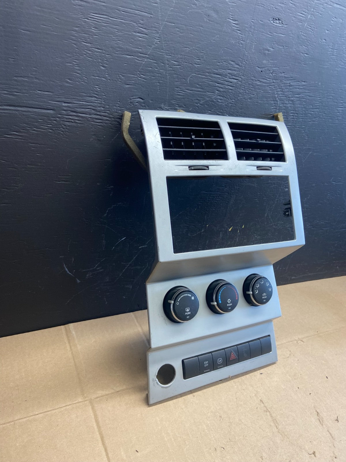2007 to 2011 Dodge Nitro Dash Climate Temperature Control Radio Bezel ab9299 DG1