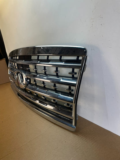 2008 to 2010 Infiniti QX56 Front Upper Chrome Grill Grille AH0069 DG1