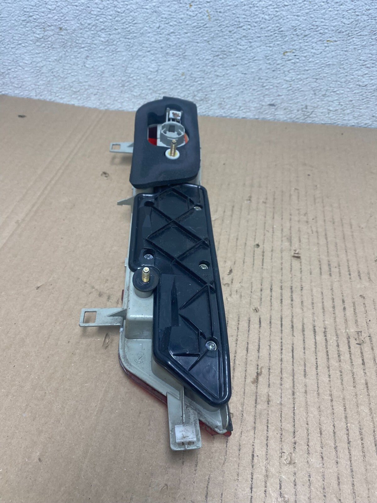 2002 to 2005 BMW 7-Series 745i 760i Left Driver Rear Inner Tail Light Oem I598510