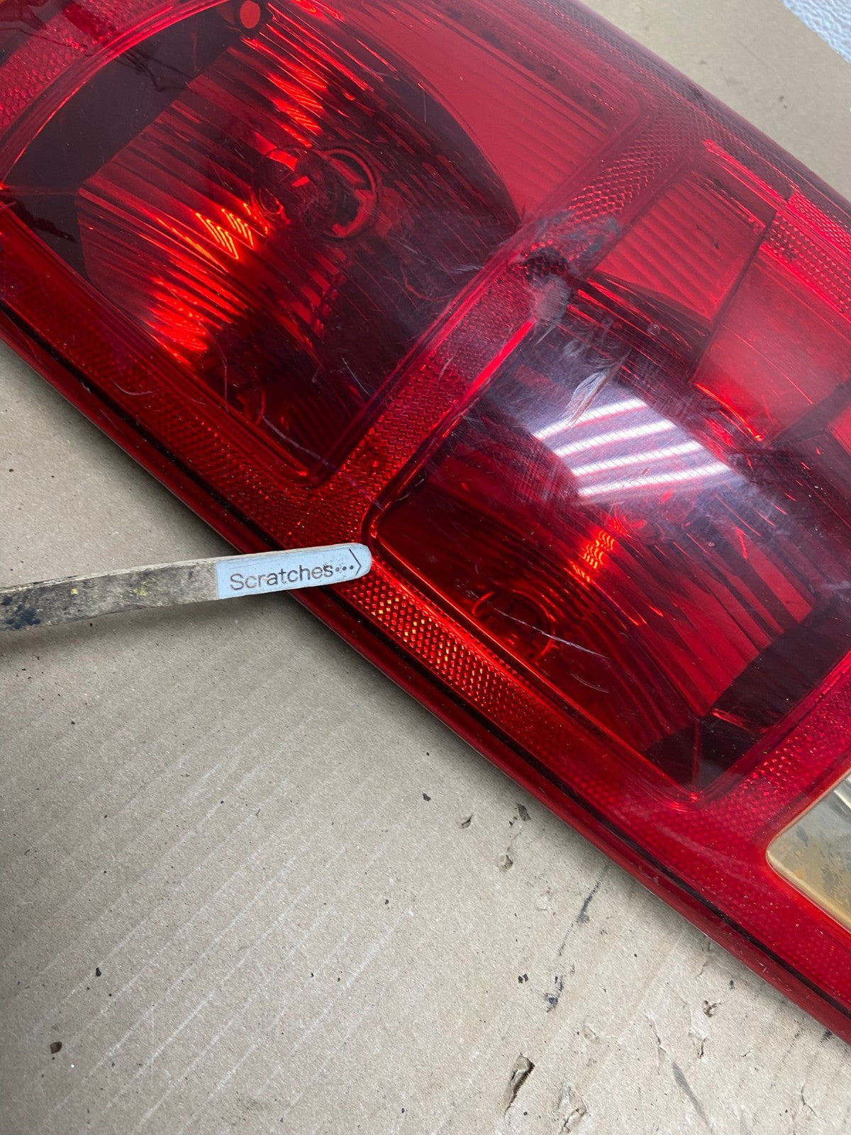 2002 to 2006 Dodge Ram 1500 Right passenger Rh side Tail Light AF5979 LK3