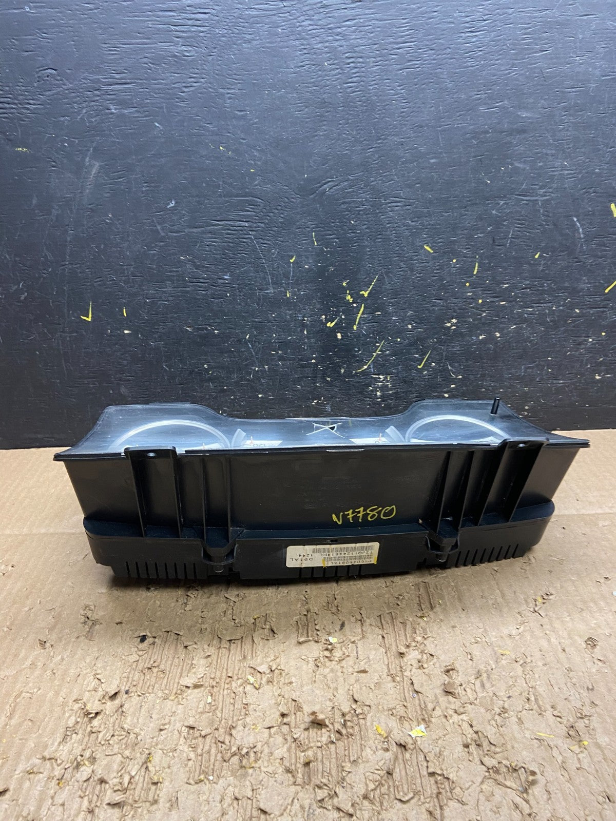 2004 Dodge Durango Speedometer Instrument Cluster Gauge OEM V7780 DG5