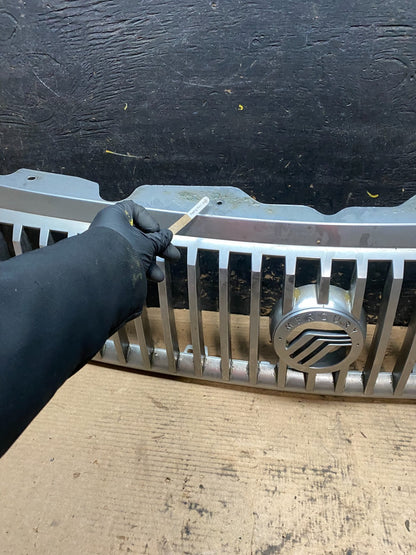 2002 to 2005 Mercury Mountaineer Front Upper Grill Grille Oem V9584 DG5