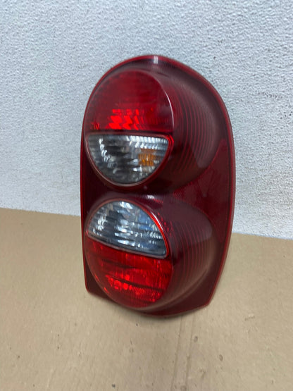 2005 2006 2007 Jeep Liberty Right Passenger Rh Side Tail Light AE9463 LK0