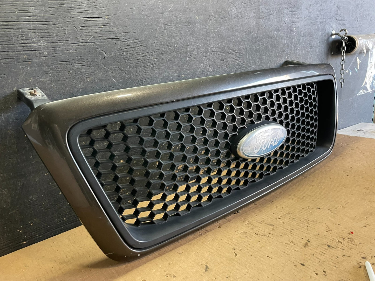 2004 to 2008 Ford F150 F-150 Front Upper Grill Grille Oem AA5961 DG1