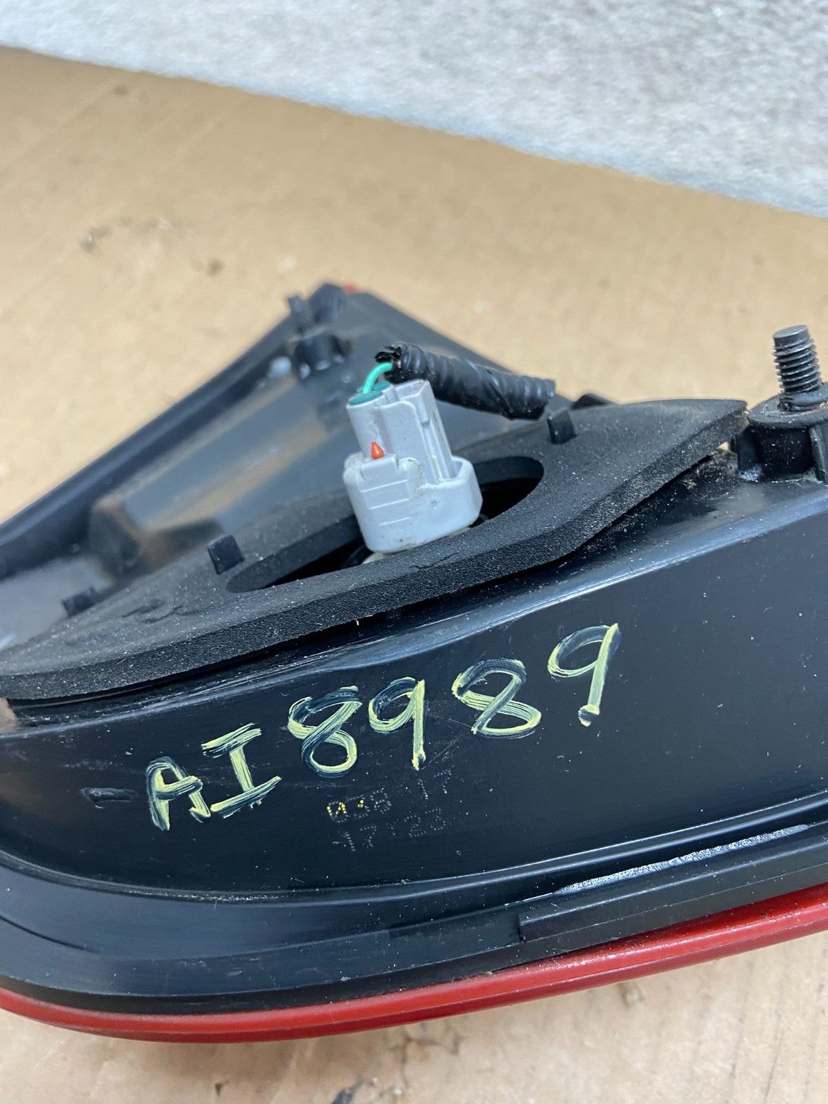 2017 - 2020 Nissan Pathfinder Right Passenger Tail light Inner AI8989 LK6