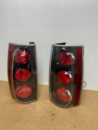 2007-2014 GMC Yukon Denali Left + Right SET Tail Lights Light OEM AC2896 LK0