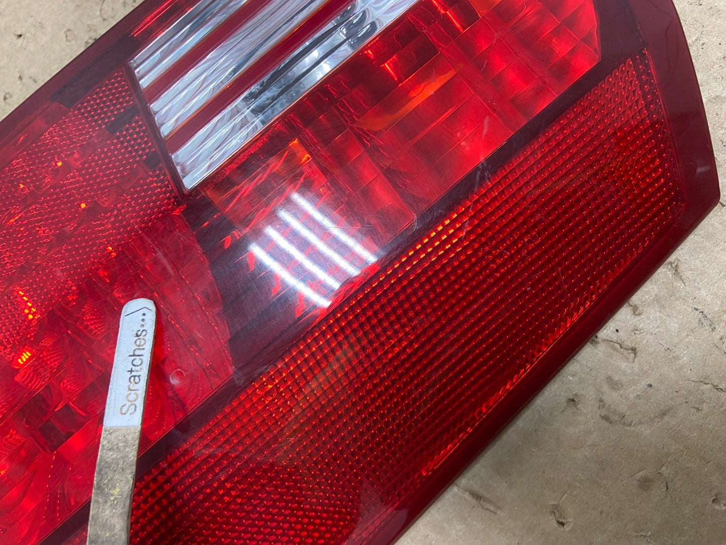 2004-2005 Toyota Sienna Right Passenger RH Side Inner Tail Light AG1333 LK3