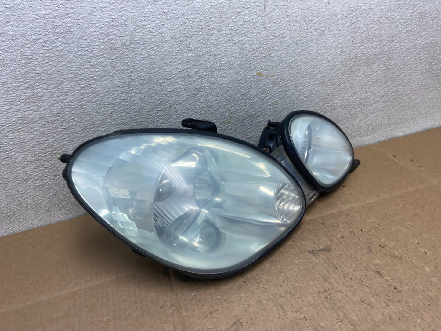2001 to 2005 Lexus GS430 Gs300 Right Passenger Headlight Halogen Y8800 DW2