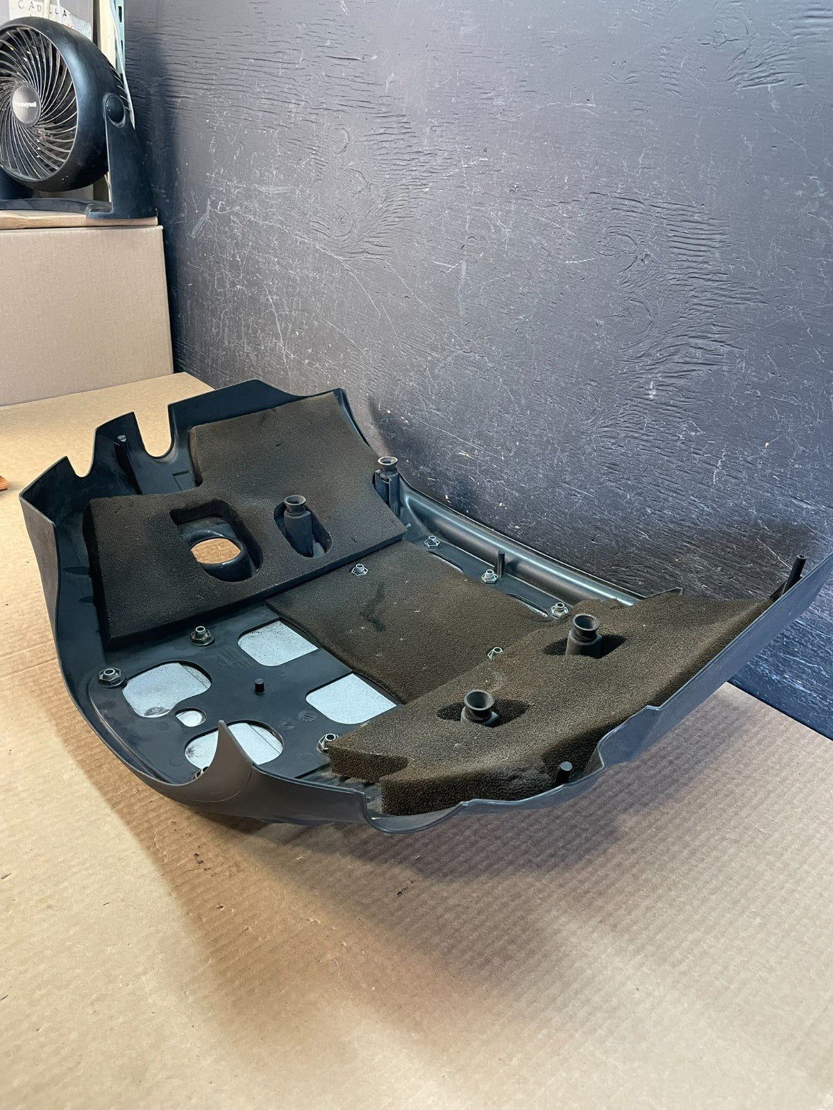 2005 to 2010 Chrysler 300 5.7L V8 Hemi Engine Motor Cover AF3640 DW4