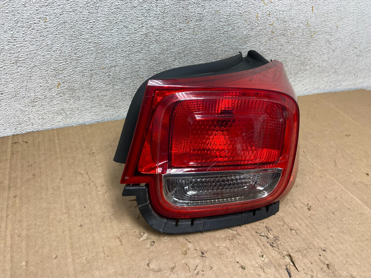 No Led Trim 2013-2015 Chevrolet Malibu Right Passenger Side Tail Light AI9125 LK2